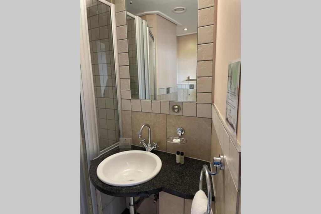 Cool & Easy Flat In The Heart Of Marshalltown Johannesbourg Extérieur photo